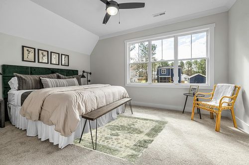 Valenrug Washable Rug 5x7 - Ultra Thin Green Collection Area Rug, Stain Resistant Non-Skid Rugs for Living Room, Antique Bedroom Rugs(5'x7', TPR35-Green) in Grey Traditional Bedroom with King Bed