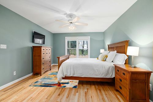 Rugshop Sky Collection Novel Abstract Area Rug 5' x 7' Multi in Teal and Orange Wood Bedroom