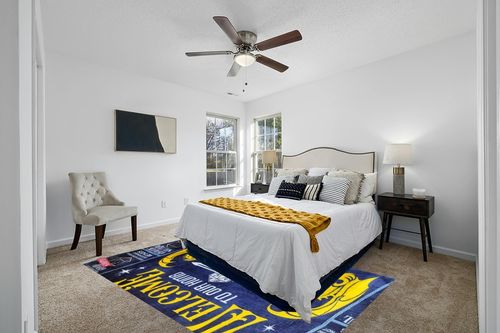 Wet Grass Rug, Keep Off White Rug, Virgil Abloh Rugs, Bed Rug, Carpet for Living Room, Area Rug, Rugs for Bedroom, Home Decor, GZM1211.7 (71”x110”)=180x280cm in White and Yellow Modern Bedroom