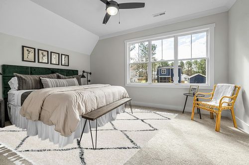 nuLOOM Jessie Moroccan Lattice Tassel Area Rug, 10x13, Off-white in Grey Traditional Bedroom with King Bed
