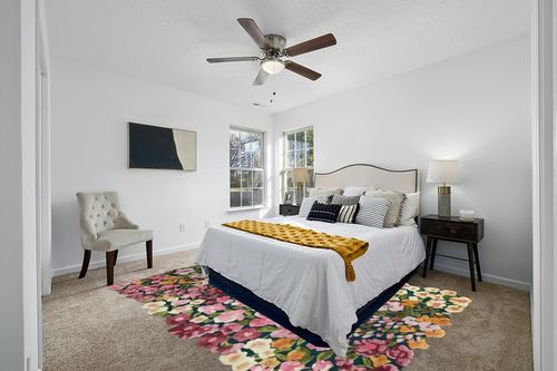 Restoration and Renovation Handmade Colorful Flower Silk & Wool Area Rug | Spring Garden Overflows The Frame | Unique Irregular Shape Hand-Tufted Floral Rug Perfect for Home Decor (5x8 Feet) in White and Yellow Modern Bedroom