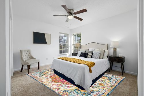 Orange Traditional Stain Resistant Living Room Area Rug in White and Yellow Modern Bedroom