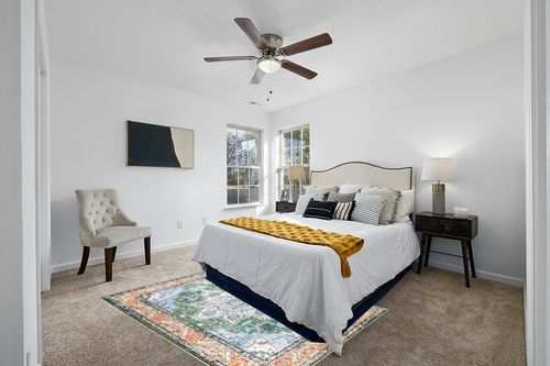 WOBUBU 5x7 Area Rugs for Living Room Dining Room Rugs for Under Table,Machine Washable Faux Wool Rugs for Bedroom,Stain Resistant Foldable Floor Carpets in White and Yellow Modern Bedroom