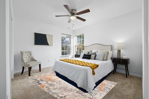 SAFAVIEH Madison Collection Area Rug - 6' x 9', Grey & Beige, Modern Abstract Design, Non-Shedding & Easy Care, Ideal for High Traffic Areas in Living Room, Bedroom (MAD453A) in White and Yellow Modern Bedroom