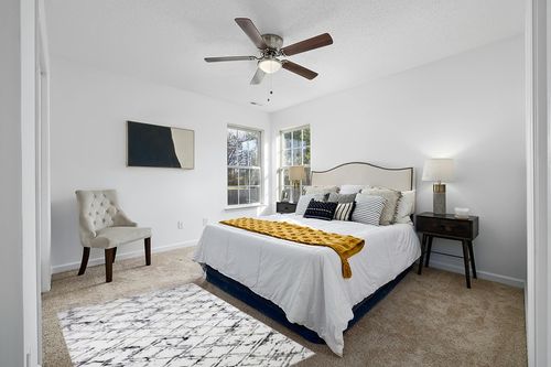 Landgrove Geometric Gray/Ivory Area Rug 17 Stories Rug Size: Rectangle 3'6" x 5'6" in White and Yellow Modern Bedroom