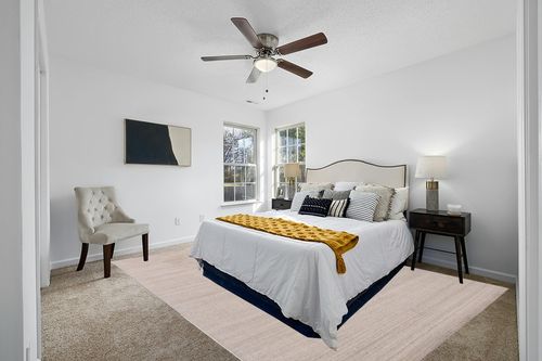 SAFAVIEH Himalaya Collection Area Rug - 9' x 12', Stone, Handmade Wool, Ideal for High Traffic Areas in Living Room, Bedroom (HIM820A) in White and Yellow Modern Bedroom