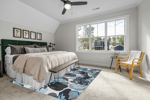 Modern Large Floral Non-Slip (Non-Skid) Area Rug 8 x 10 (7' 10" x 10') Gray-Blue in Grey Traditional Bedroom with King Bed