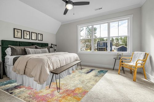 Unique Loom Chromatic Collection Modern Colorful & Vibrant Abstract Area Rug For Any Home Décor (9' 0 x 12' 0 Rectangular, Beige/ Pink) in Grey Traditional Bedroom with King Bed