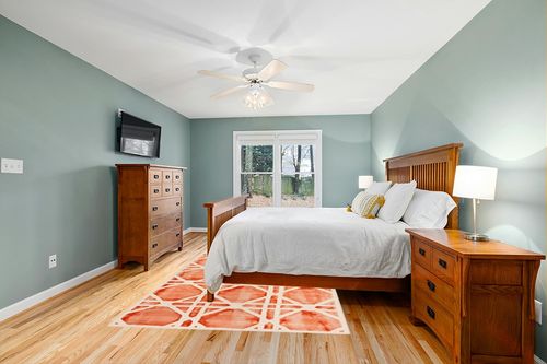 SAFAVIEH Dip Dye Collection 6' x 9' Ivory/Orange DDY721P Handmade Geometric Watercolor Premium Wool Living Room Dining Bedroom Area Rug in Teal and Orange Wood Bedroom
