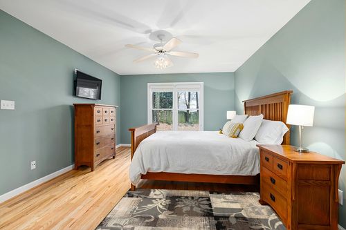 SUPERIOR Indoor Area Rug, Jute Backed, Perfect for Hallway, Entryway, Office, Living/Dining Room, Bedroom, Kitchen, Floor, Modern Floral Patchwork Decor, Pastiche Collection - 4ft x 6ft , Beige in Teal and Orange Wood Bedroom