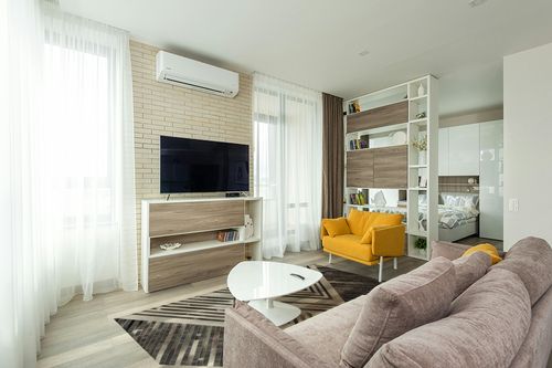 nuLOOM Elaine Handmade Leather Cowhide Geometric Area Rug, 5x8, Grey in Light Modern Living Room with TV