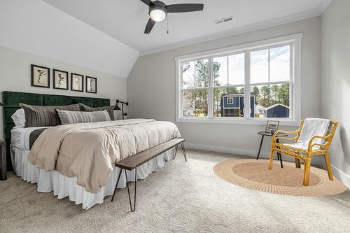 nuLOOM Asha Simple Border Indoor/Outdoor Area Rug, 6' 7" Round, Light Brown in Grey Traditional Bedroom with King Bed