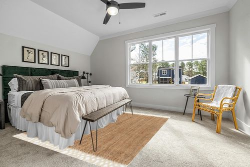 nuLOOM Raleigh Farmhouse Jute Tasseled Area Rug, 8x10, Natural in Grey Traditional Bedroom with King Bed