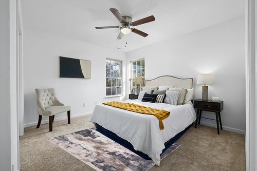 LUXE WEAVERS Euston Gray 5 x 7 Abstract Modern Area Rug in White and Yellow Modern Bedroom