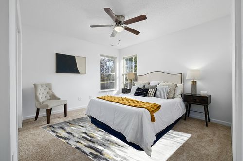 Abani Porto PRT140C Contemporary Grey and Yellow Abstract Area Rug 6' x 9' in White and Yellow Modern Bedroom