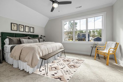 ‎Ivory/Brown ‎Shag & Flokati ‎Non shedding ‎Living Room ‎Area Rug in Grey Traditional Bedroom with King Bed