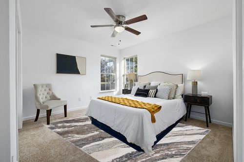 Blue Art Deco Stain Resistant Kitchen, Dining Room Area Rug in White and Yellow Modern Bedroom