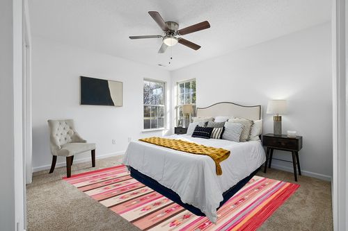 Safavieh Cotton Kilim Collection Area Rug - 8' x 10', Red & Ivory, Handmade Southwestern Boho Tribal Cotton, Ideal for High Traffic Areas in Living Room, Bedroom (KLC301Q) in White and Yellow Modern Bedroom