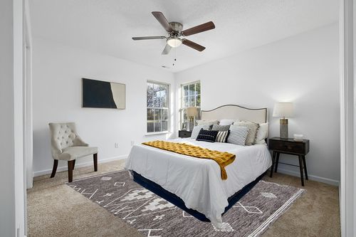 SAFAVIEH Kilim Collection Area Rug - 8' x 10', Brown & Ivory, Handmade Moroccan Boho Rustic Cotton, Ideal for High Traffic Areas in Living Room, Bedroom (KLM851T) in White and Yellow Modern Bedroom