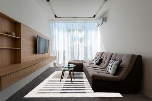 Safavieh Kilim KLM529A Handmade Ivory / Black Rug - 8' x 10' in Grey Living Room with Brown Couch