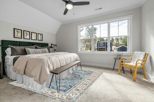 VK Living Washable Rug in Grey Traditional Bedroom with King Bed