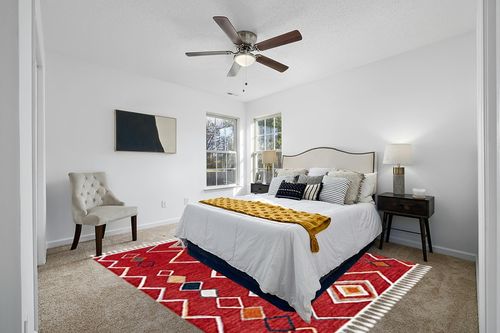 SAFAVIEH Farmhouse Collection 8' x 10' Red/Gold FMH599Q Moroccan Boho Tassel Area Rug in White and Yellow Modern Bedroom