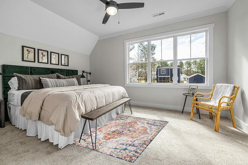 Bohemian Stain Resistant, Non Slip Area Rug in Grey Traditional Bedroom with King Bed