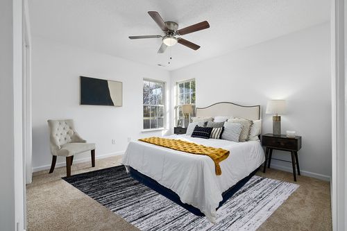 ‎Ivory / Silver ‎Retro ‎Non shedding, Stain Resistant, Pet friendly ‎Living Room ‎Area Rug in White and Yellow Modern Bedroom