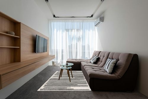 JONATHAN Y MOH207A-5 Khalil Modern Berber Stripe Indoor Farmhouse Area-Rug Bohemian Minimalistic Striped Easy-Cleaning Bedroom Kitchen Living Room Non Shedding, 5 X 8, Cream,Black in Grey Living Room with Brown Couch