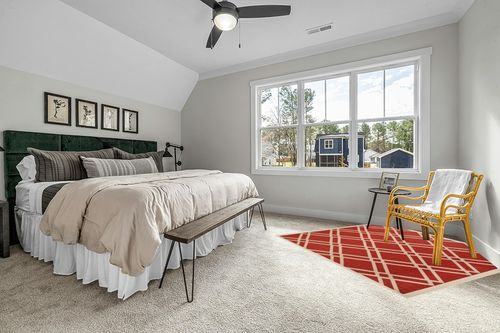 SAFAVIEH Courtyard Collection 7'10" Square Red/Bone CY6923 Trellis Indoor/ Outdoor Waterproof Easy-Cleaning Patio Backyard Mudroom Area-Rug in Grey Traditional Bedroom with King Bed