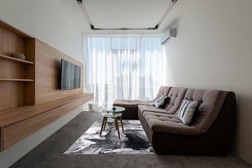 nuLOOM Remona Modern Abstract Area Rug, 5x8, Grey in Grey Living Room with Brown Couch