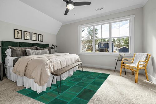 BESPOKY 6'5" x 9'8" (195x295 Cm) Teselya Green Patchwork Wool Handmade Area Rug in Grey Traditional Bedroom with King Bed