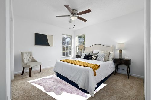 Natural Scotland Cowhide Area Rugs for Living Room and Bedroom | Handmade 100% Cow Rug with Low Pile | Shed-Resistant Home and Office Rug, Pink & Silver, 6 ft x 7 ft in White and Yellow Modern Bedroom