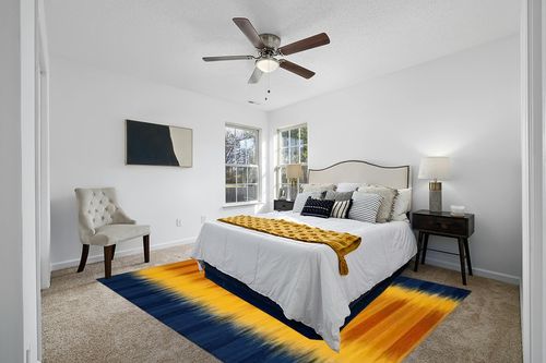 SAFAVIEH Kilim Collection Area Rug - 8' x 10', Dark Blue & Yellow, Handmade Flat Weave Wool, Ideal for High Traffic Areas in Living Room, Bedroom (KLM821B) in White and Yellow Modern Bedroom