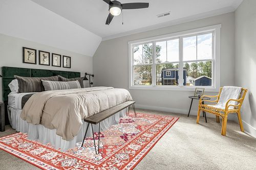 INGEROOM Area Rug 9x12 in Grey Traditional Bedroom with King Bed