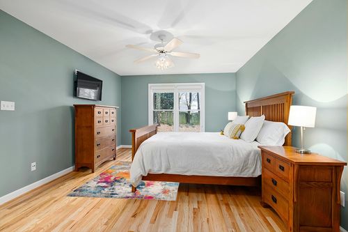 ‎Multi ‎Contemporary ‎Non Slip, Washable ‎Kitchen Rug in Teal and Orange Wood Bedroom