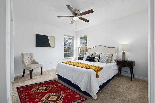 SUPERIOR Indoor Small Area Rug with Jute Backing, Bohemian Geometric Rugs for Home, Bedroom, Living Room, Kitchen, Entryway, Office, Southwestern Floor Decor, Santa Fe Collection, 4' x 6', Red in White and Yellow Modern Bedroom