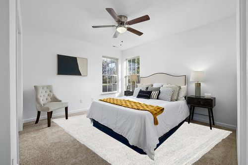 SAFAVIEH Abstract Collection Area Rug - 9' x 12', Ivory & Blue, Handmade Wool, Ideal for High Traffic Areas in Living Room, Bedroom (ABT340M) in White and Yellow Modern Bedroom