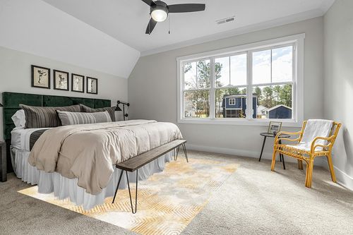Art&Tuft Washable Rug in Grey Traditional Bedroom with King Bed