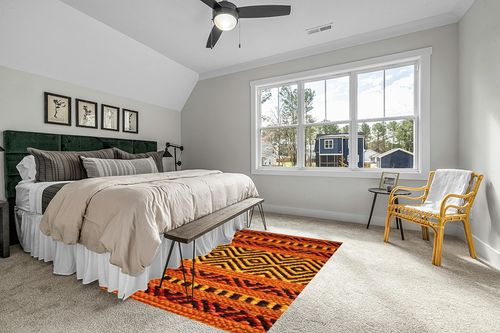 INDIA LIVING Indian Handmade Kilim Rug Moroccan Area Rug Washable Bedroom Rug Indoor Small Persian Living Room Office Carpet Decorative Rug, 5"x8", Orange in Grey Traditional Bedroom with King Bed