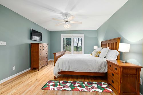 Christmas Bow Tie Runner Rugs for Hallway Kitchen, Red and Green Washable Area Rug Non-Shedding Kitchen Mat Entry Carpet for Living Dining Playroom Nursery Laundry Bedside in Teal and Orange Wood Bedroom