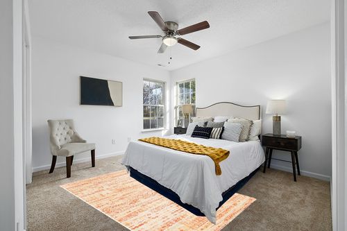 Unique Loom Helios Collection Geometric, Modern Striped, Vibrant Area Rug, 5' 0" x 8' 0", Orange/Ivory in White and Yellow Modern Bedroom