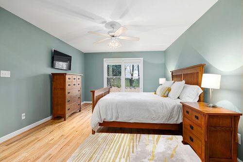 FINOREN Minimalist Area Rug,Art Line Soft Non-Slip Rug for Bedroom Living Room Hallway Dining Room Home Entrance,Washable Low Pile Floor Decor,Child Pet Friendly,Gray-Gold,4x6 Feet in Teal and Orange Wood Bedroom