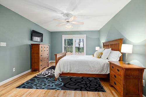 Rugshop Contemporary Modern Floral Abstract Flowers Easy Maintenance for Home Office, Living Room, Bedroom, Kitchen Soft Area Rug 5' 3" X 7' 3" Gray in Teal and Orange Wood Bedroom