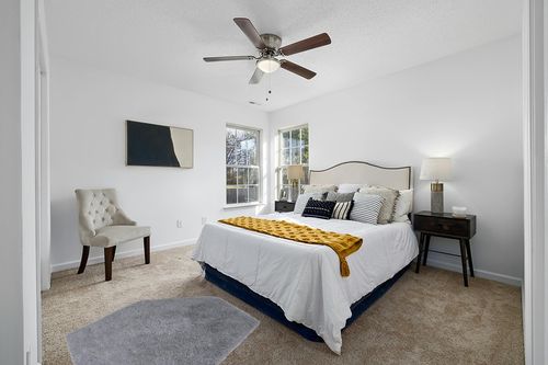 Ultra Soft Rug for Home Décor in White and Yellow Modern Bedroom