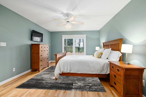 ‎Silver/Black ‎Contemporary ‎Non Slip ‎Living Room ‎Area Rug in Teal and Orange Wood Bedroom