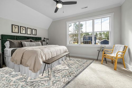nuLOOM Becca Traditional Tiled Area Rug, 10' x 14', Charcoal in Grey Traditional Bedroom with King Bed