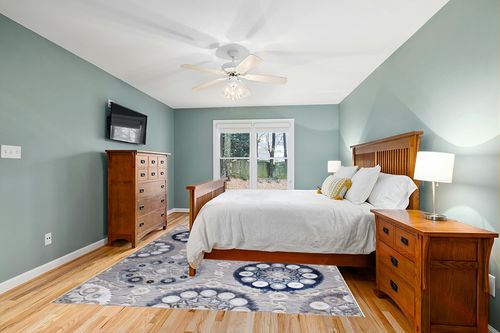 CAMILSON Indoor Rug, Blue 8x10 Bohemian Medallion Floral Area Rugs, Easy-Cleaning Non-Shedding Living Room, Garden and Kitchen Washable Carpet (8 x 10) in Teal and Orange Wood Bedroom