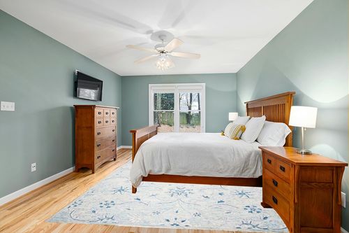 SAFAVIEH Micro-Loop Collection Area Rug - 9' x 12', Light Blue & Ivory, Handmade Country Cottage Wool, Ideal for High Traffic Areas in Living Room, Bedroom (MLP506M) in Teal and Orange Wood Bedroom