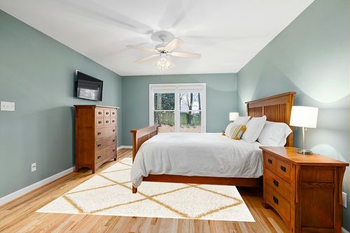 SAFAVIEH Hudson Shag Collection Area Rug - 8' x 10', Ivory & Gold, Modern Trellis Design, Non-Shedding & Easy Care, 2-inch Thick Ideal for High Traffic Areas in Living Room, Bedroom (SGH281E) in Teal and Orange Wood Bedroom